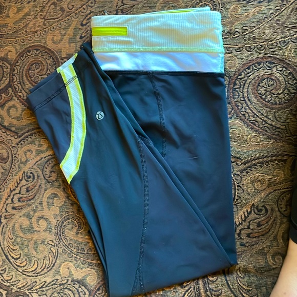 Lululemon leggings Size 8 - Picture 1 of 6